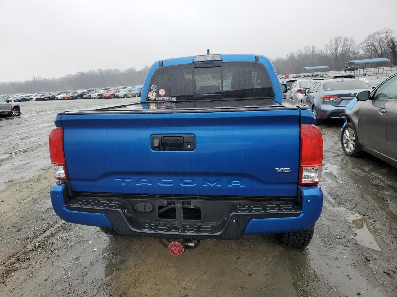 2017 Toyota Tacoma VIN 3TMCZ5AN7HM053796 Copart auction photo, front end damage thumbnail 6