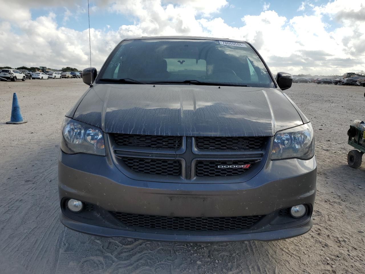 2016 Dodge Caravan VIN 2C4RDGEG8GR400284 Copart auction photo, minor dent/scratches damage thumbnail 5