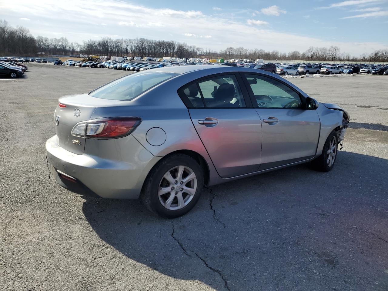 2011 Mazda 3 VIN JM1BL1VG7B1380219 Copart auction photo, front end damage thumbnail 3