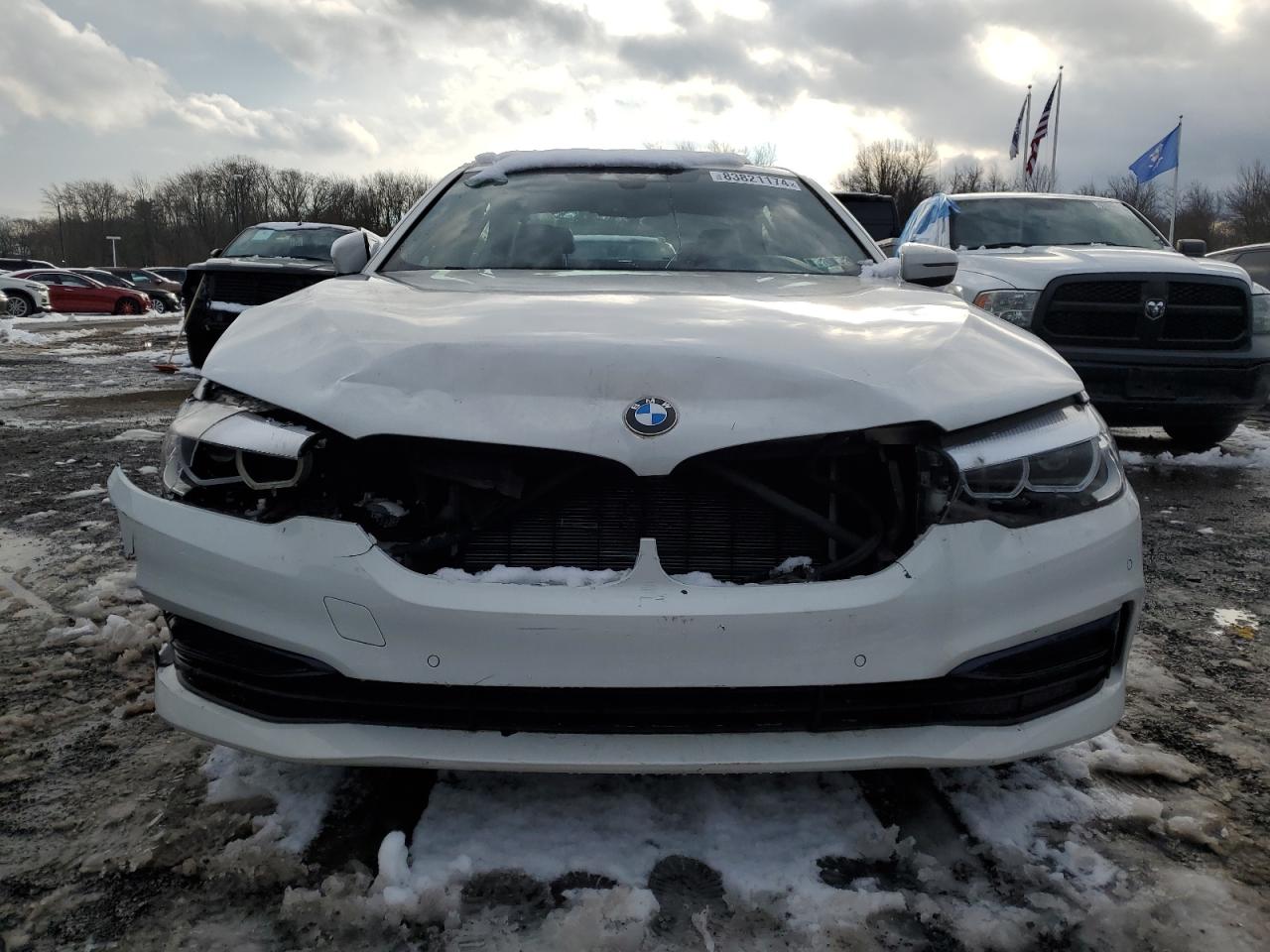 2020 BMW 5er VIN WBAJR7C09LWW64858 Copart auction photo, front end / minor dent/scratches damage thumbnail 5