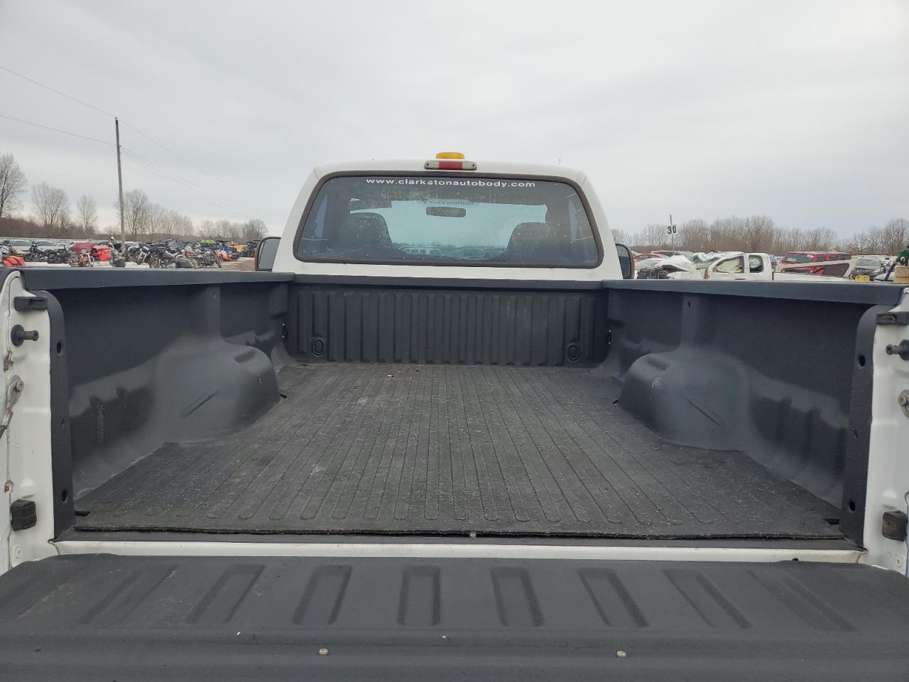 2006 Ford F250 VIN 1FTNF21566EA54442 Copart auction photo, rear end / minor dent/scratches damage thumbnail 10