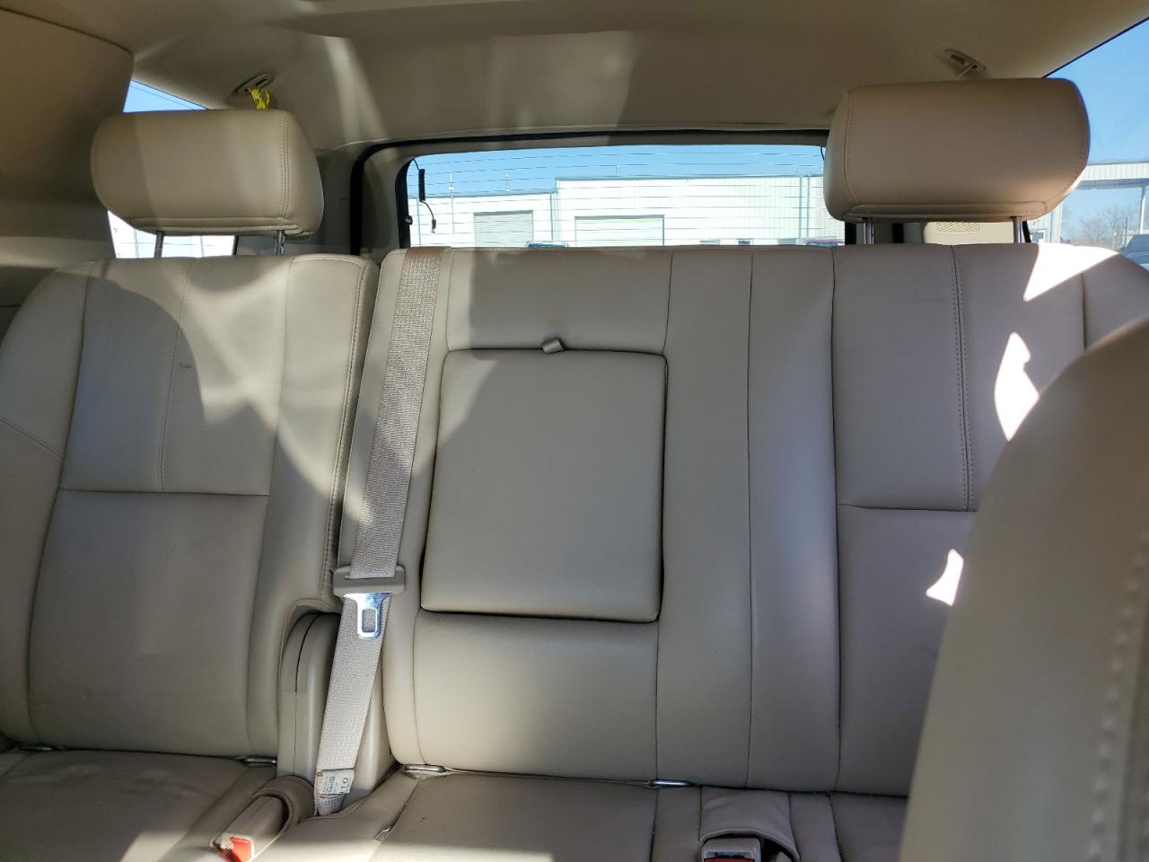2010 Chevrolet Tahoe VIN 1GNUKBE06AR255336 Copart auction photo, front end / side damage thumbnail 10