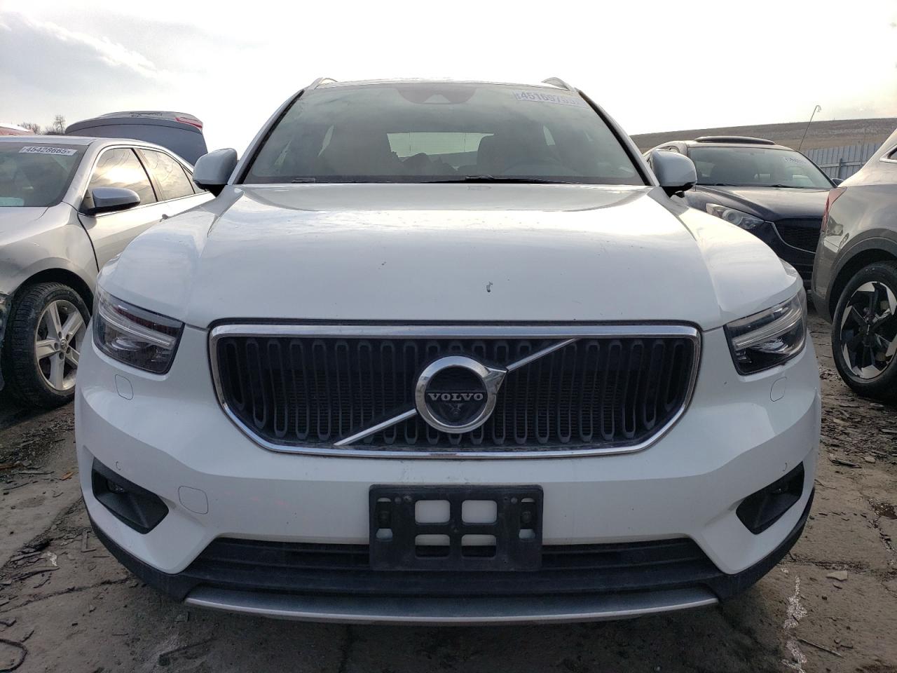 2020 Volvo XC40 VIN YV4162UK0L2323111 Copart auction photo, rear end / minor dent/scratches damage thumbnail 5