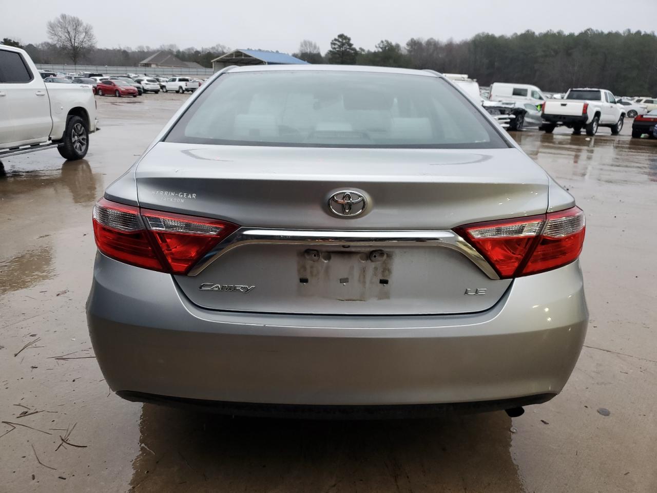 2015 Toyota Camry VIN 4T4BF1FK6FR511611 Copart auction photo, front end / side damage thumbnail 6