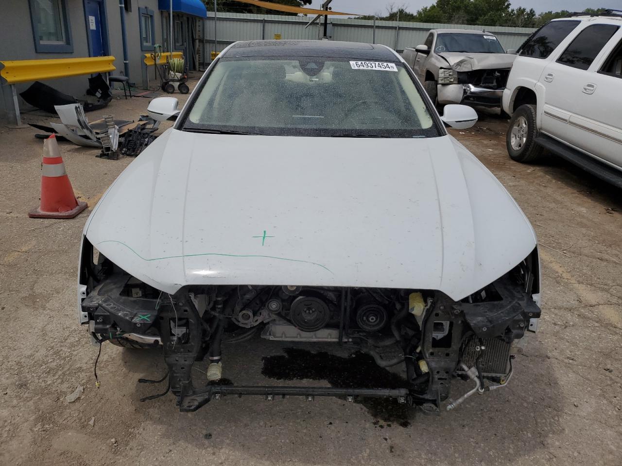 2017 Audi A8 VIN WAU44AFD1HN012613 Copart auction photo, front end / minor dent/scratches damage thumbnail 5