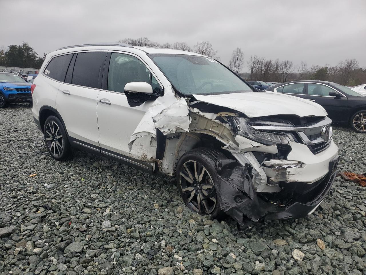 2020 Honda Pilot VIN 5FNYF6H95LB053631 Copart auction photo, front end / side damage thumbnail 4