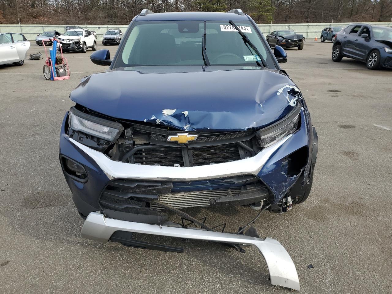 2022 Chevrolet TrailBlazer VIN KL79MRSL4NB034118 Copart auction photo, front end / minor dent/scratches damage thumbnail 5