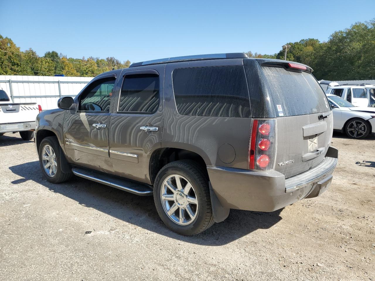 2013 GMC Yukon VIN 1GKS2EEF1DR364267 Copart auction photo, minor dent/scratches damage thumbnail 2