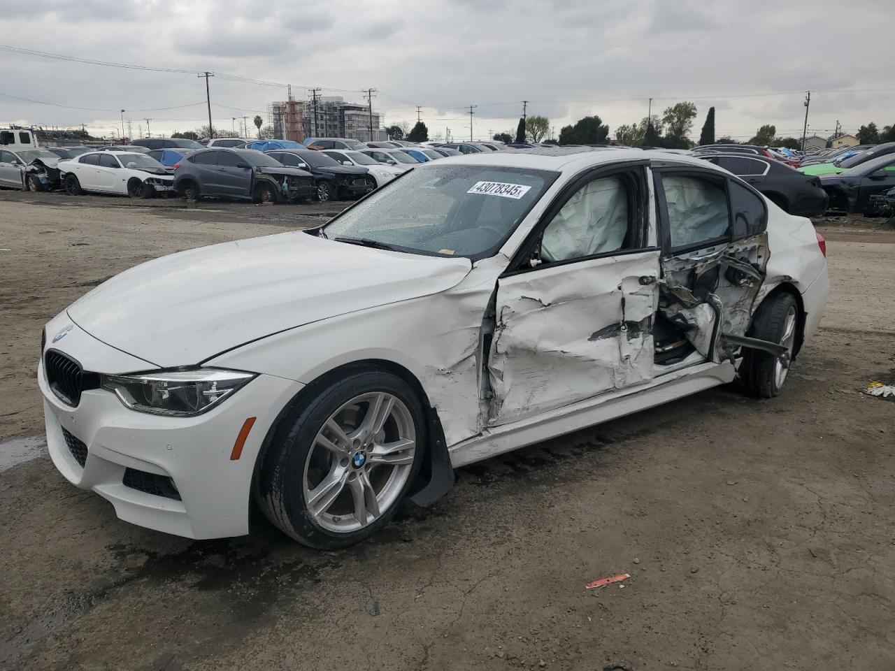 2016 BMW 3er VIN WBA8E9C50GK644836
