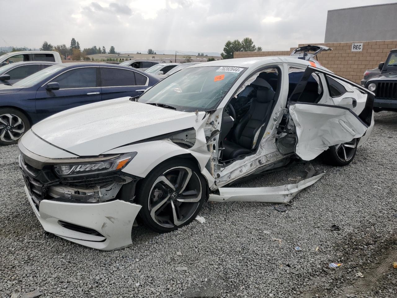2018 Honda Accord VIN 1HGCV1F33JA262744