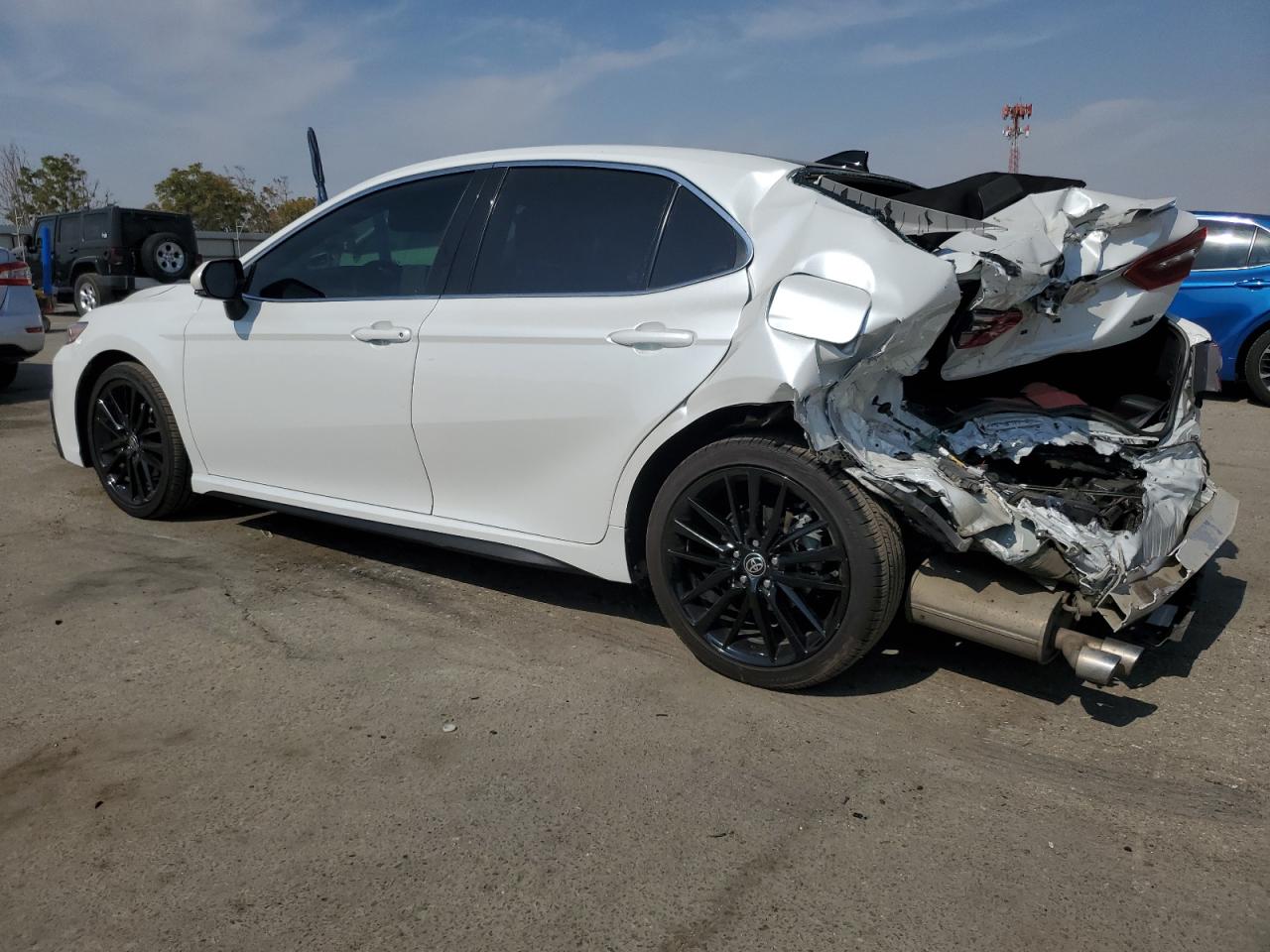 2022 Toyota Camry VIN 4T1K61AK1NU023215 Copart auction photo, rear end / side damage thumbnail 2