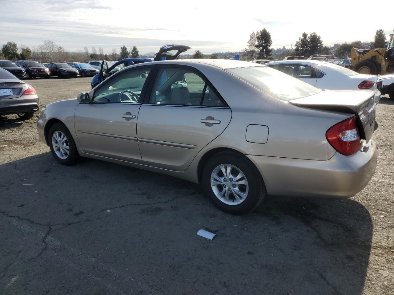 2004 Toyota Camry VIN 4T1BF30K84U072133 Copart auction photo, rear end damage thumbnail 2