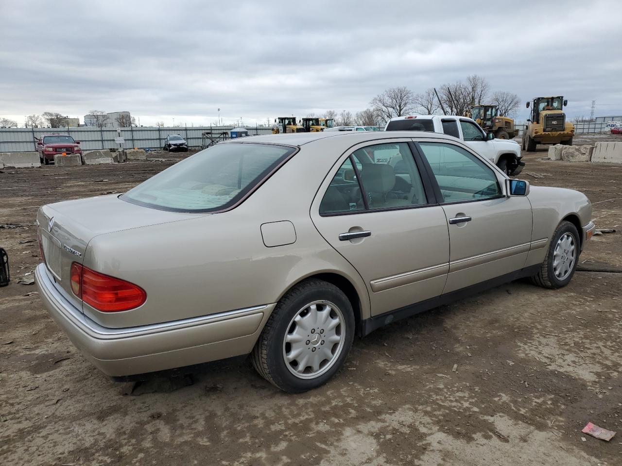 1999 Mercedes-Benz E-klasse VIN WDBJF25H4XA798602 Copart auction photo, front end damage thumbnail 3
