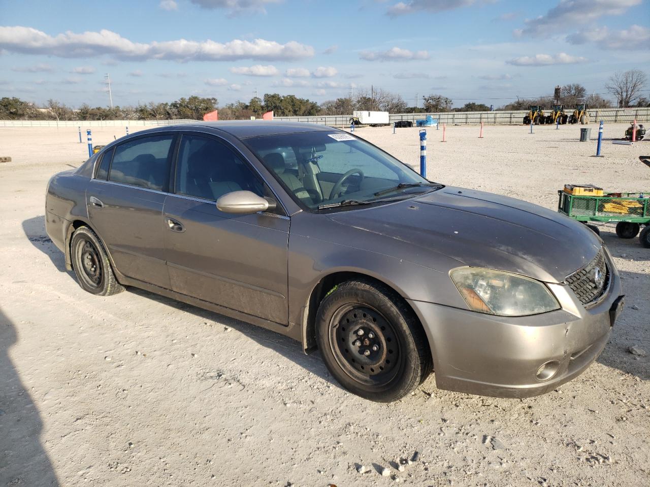 2005 Nissan Altima VIN 1N4AL11D75C136172 Copart auction photo, front end / side damage thumbnail 4