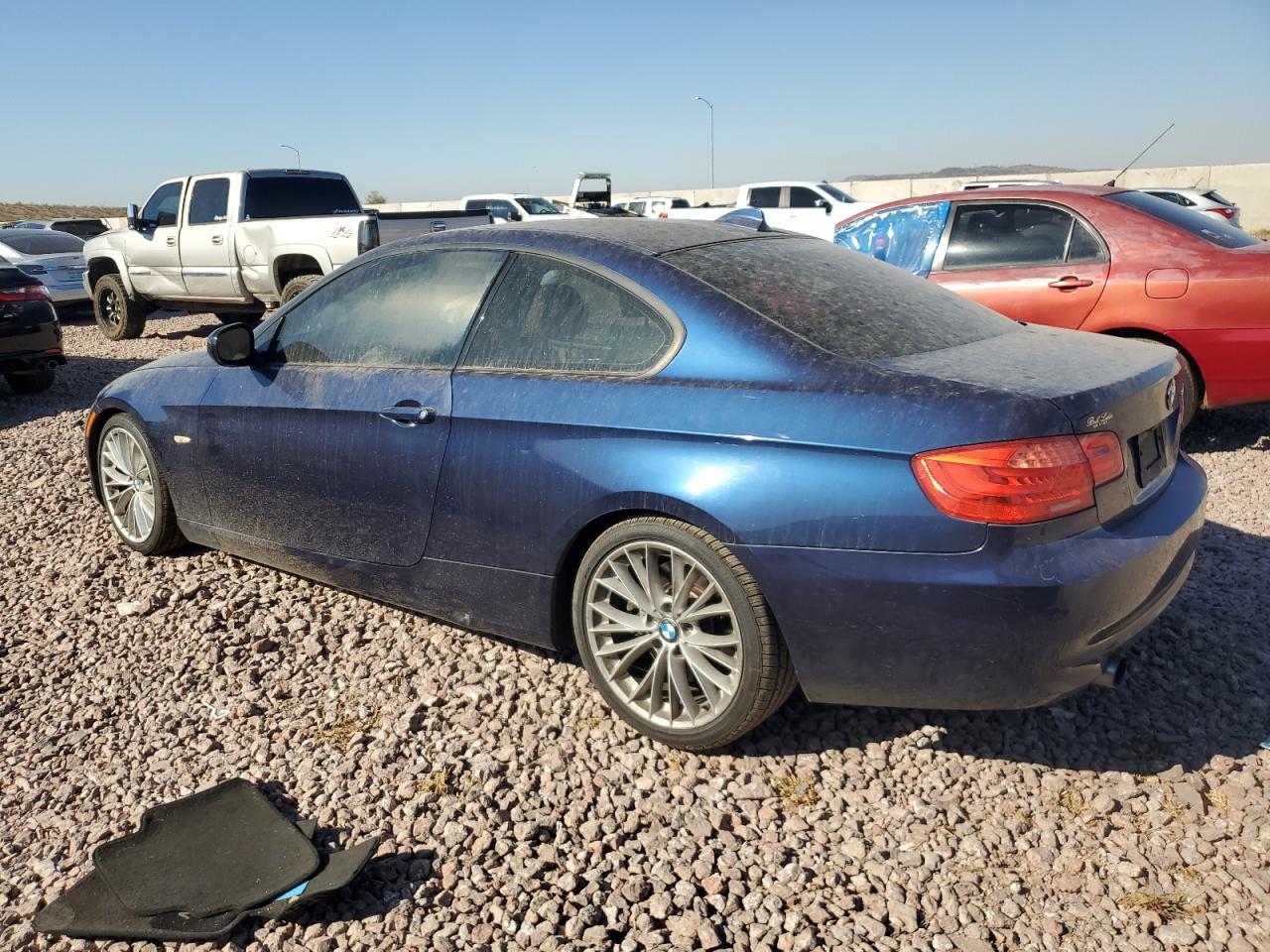 2011 BMW 3er VIN WBAKG7C54BE597919 Copart auction photo, front end damage thumbnail 2
