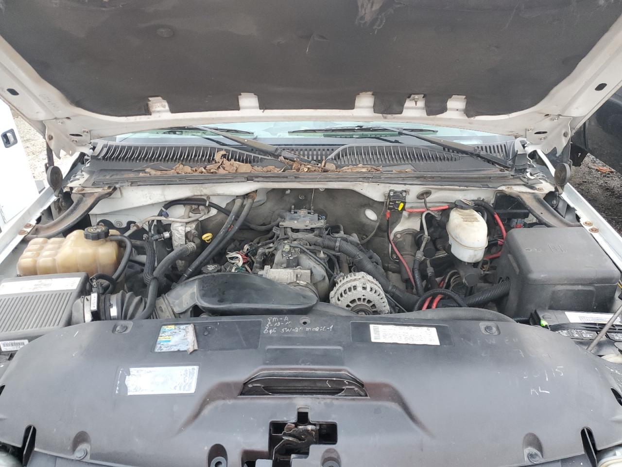 2003 GMC Sierra VIN 1GDJC34U23E244598 Copart auction photo, front end damage thumbnail 12