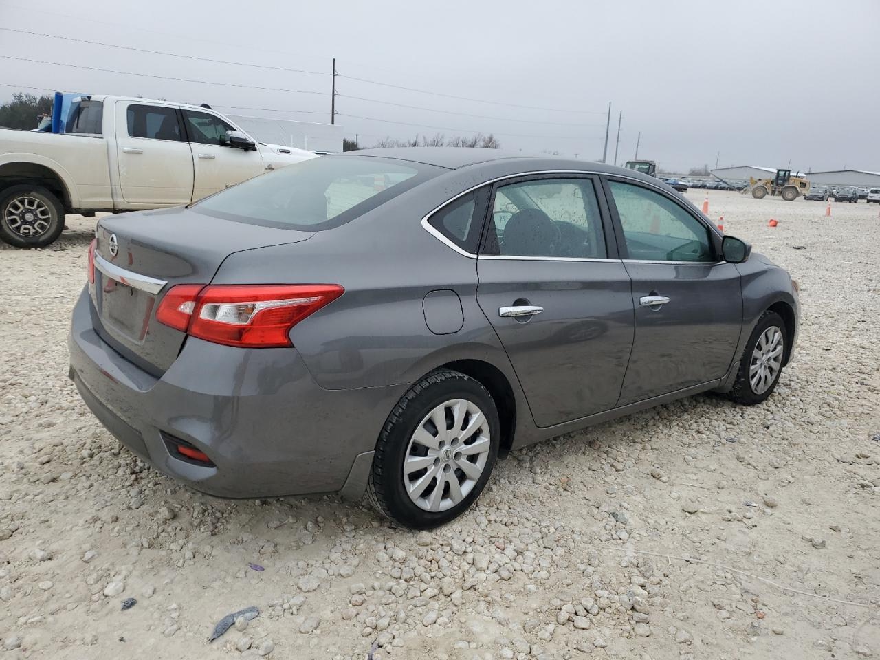 2018 Nissan Sentra VIN 3N1AB7AP2JY334107 Copart auction photo, minor dent/scratches damage thumbnail 3