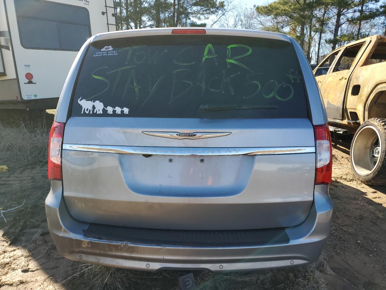 2016 Chrysler Town & Country VIN 2C4RC1HG7GR138236 Copart auction photo, burn damage thumbnail 6