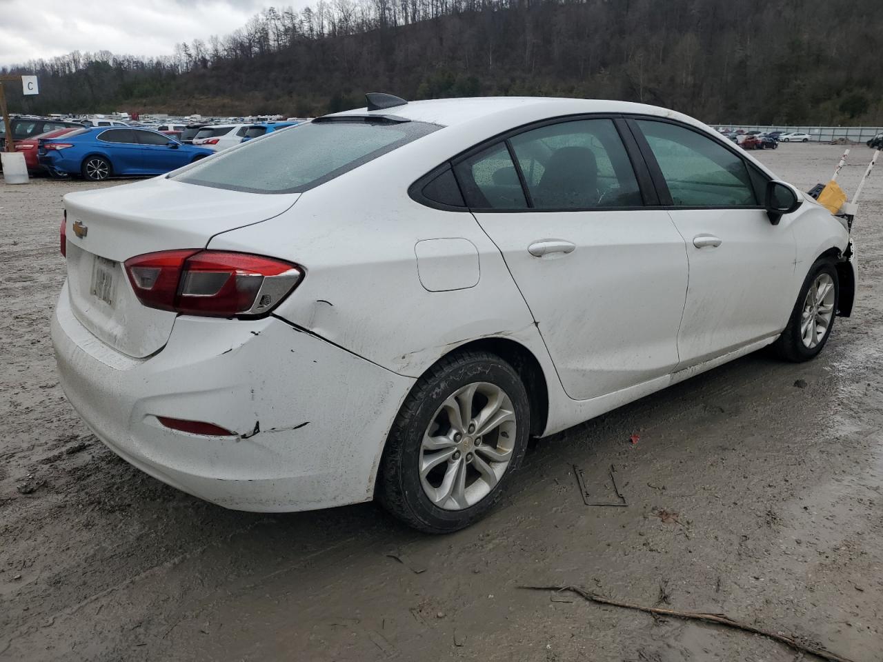 2019 Chevrolet Cruze VIN 1G1BC5SM9K7135638 Copart auction photo, front end / rear end damage thumbnail 3
