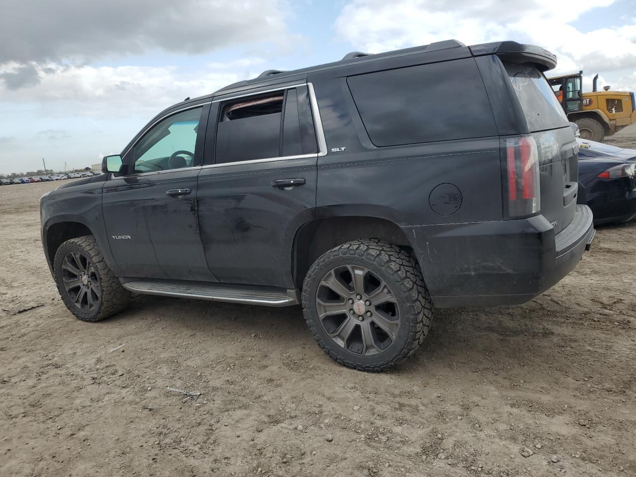 2016 GMC Yukon VIN 1GKS1BKC7GR204782 Copart auction photo, side / front end damage thumbnail 2