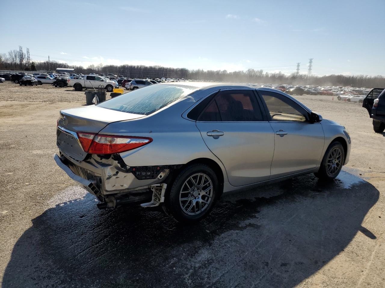 2015 Toyota Camry VIN 4T1BF1FK2FU033410 Copart auction photo, rear end damage thumbnail 3