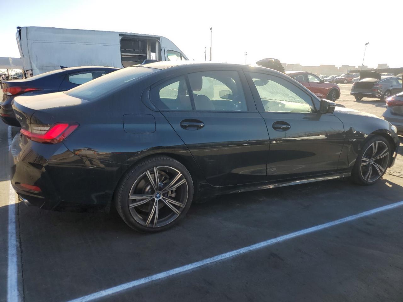 2023 BMW 3er VIN 3MW39FF03P8D33433 Copart auction photo, front end / side damage thumbnail 3