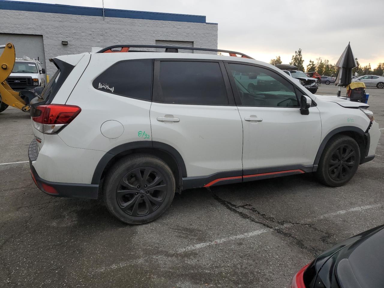 2020 Subaru Forester VIN JF2SKARC6LH548713 Copart auction photo, front end damage thumbnail 3