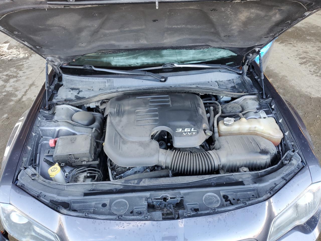 2019 Chrysler 300 VIN 2C3CCABG5KH559860 Copart auction photo, undercarriage / all over damage thumbnail 11