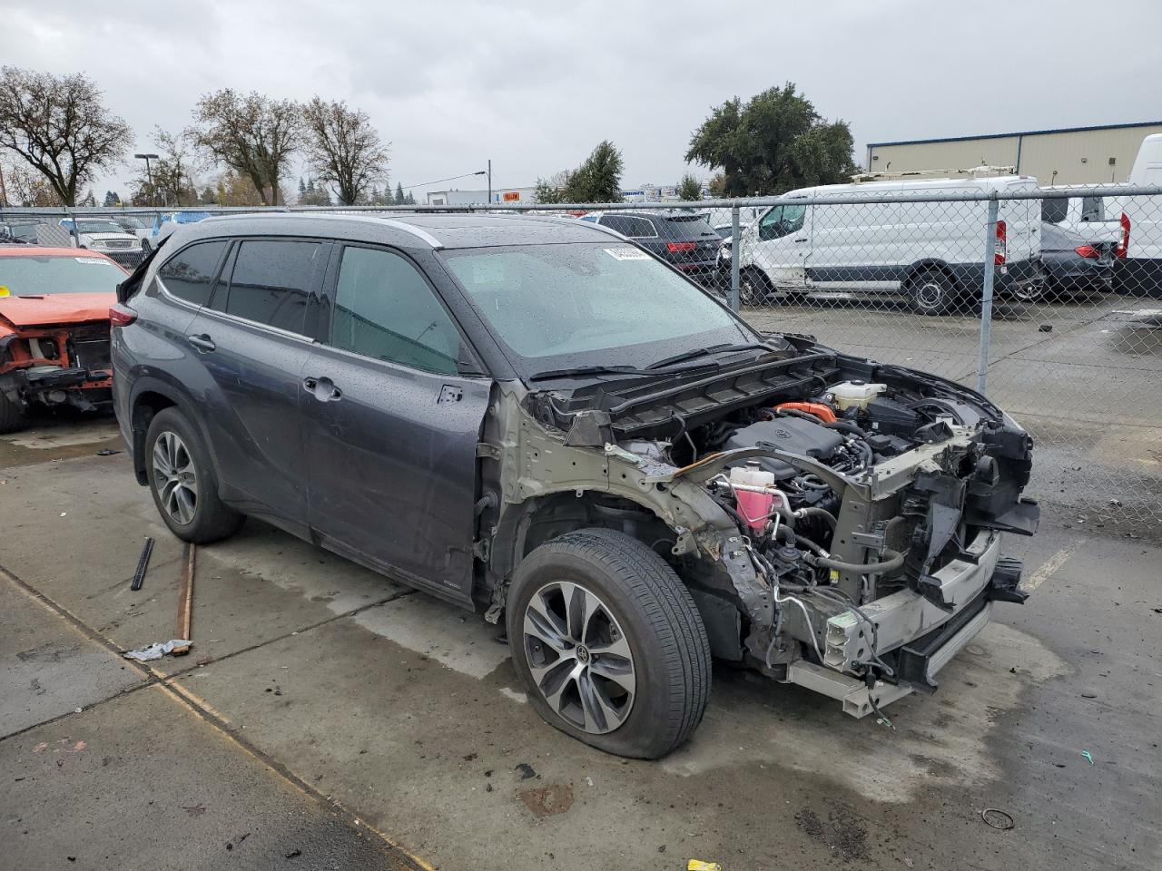 2022 Toyota Highlander VIN 5TDHBRCH0NS553352 Copart auction photo, front end / side damage thumbnail 4