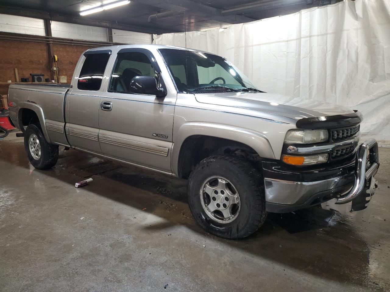 2000 Chevrolet Silverado VIN 1GCEK19T8YE163268 Copart auction photo, front end / side damage thumbnail 4