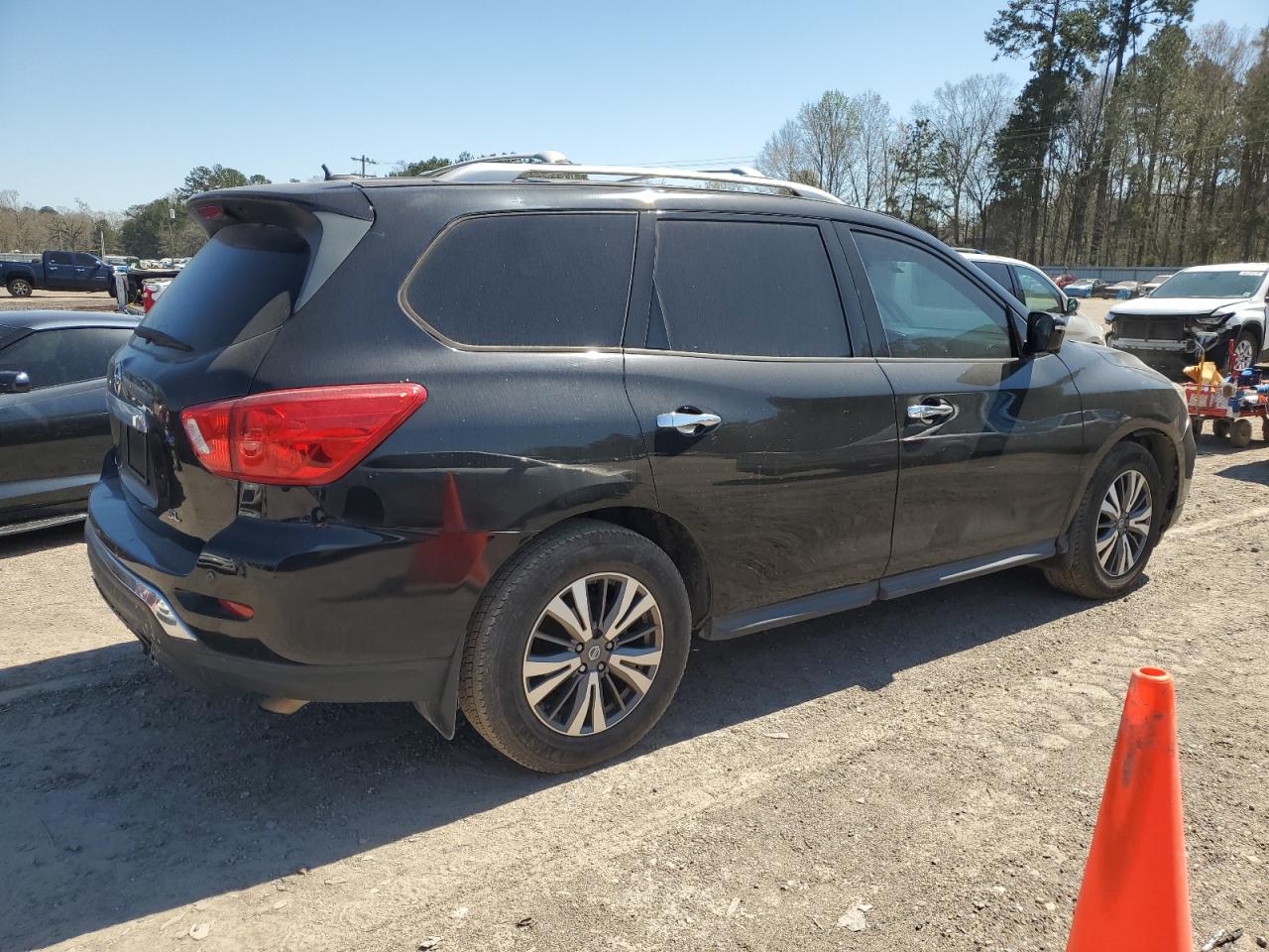 2017 Nissan Pathfinder VIN 5N1DR2MN4HC657446 Copart auction photo, front end damage thumbnail 3
