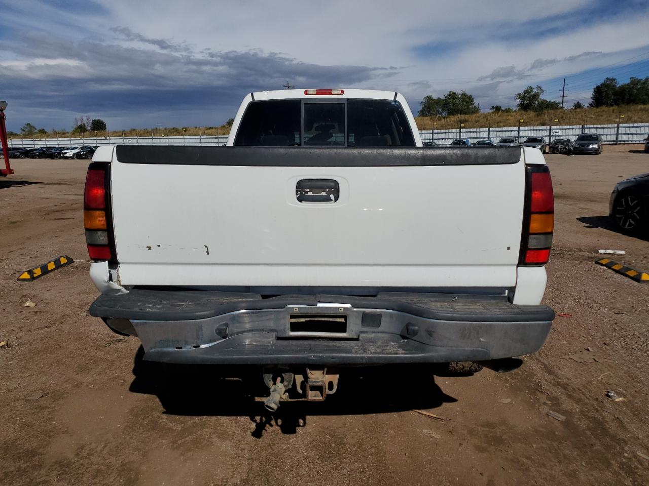 2007 GMC Sierra VIN 1GTHK23U27F197719 Copart auction photo, front end / vandalism damage thumbnail 6