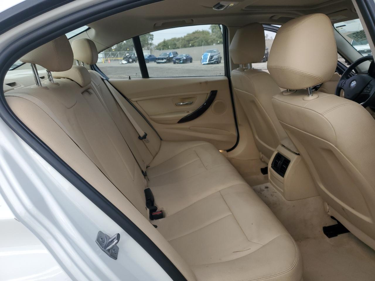 2014 BMW 3er VIN WBA3B1G59ENS80149 Copart auction photo, all over damage thumbnail 11