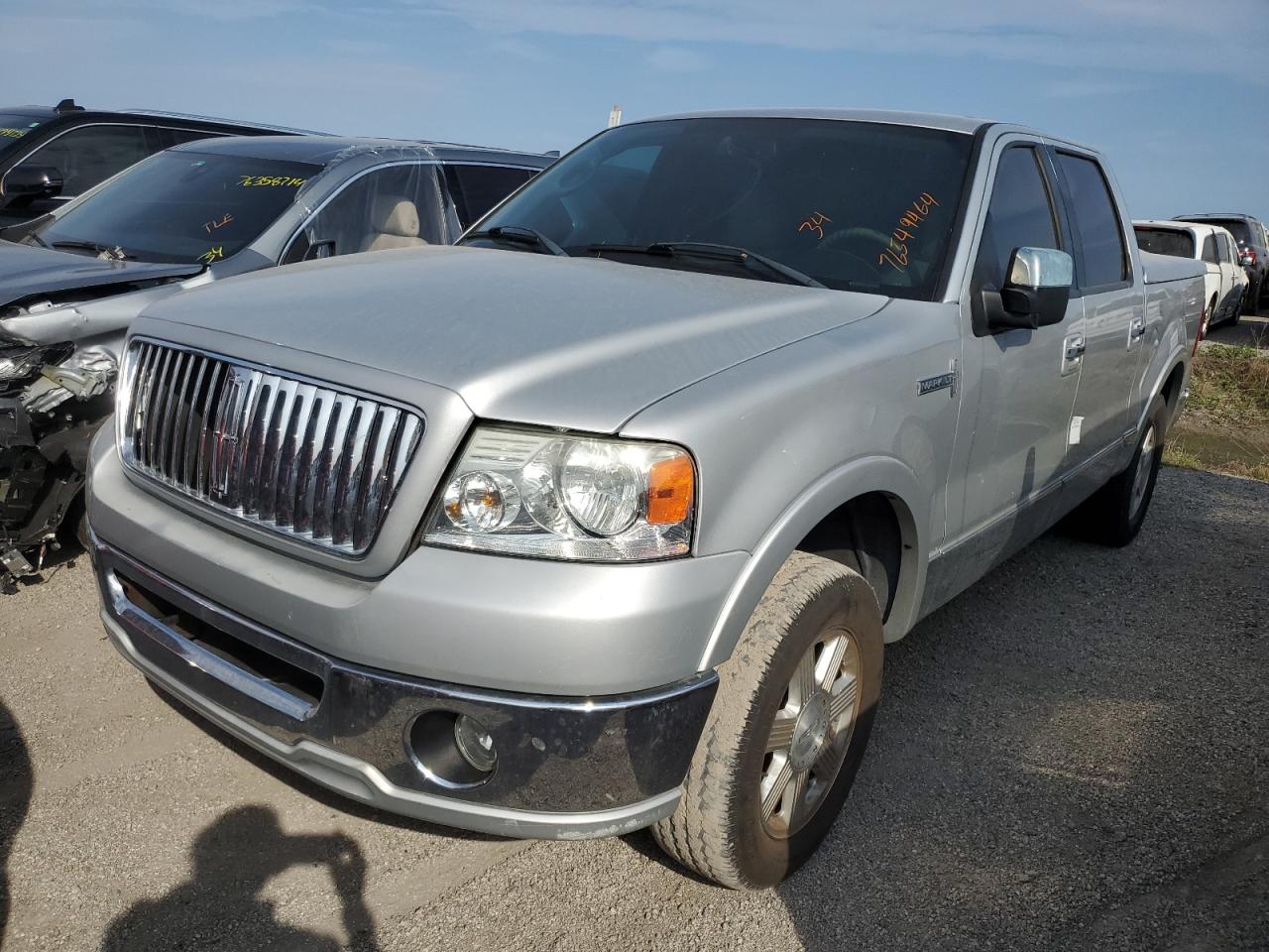 2006 Lincoln Mark LT VIN 5LTPW16536FJ25597 - Copart auction photo