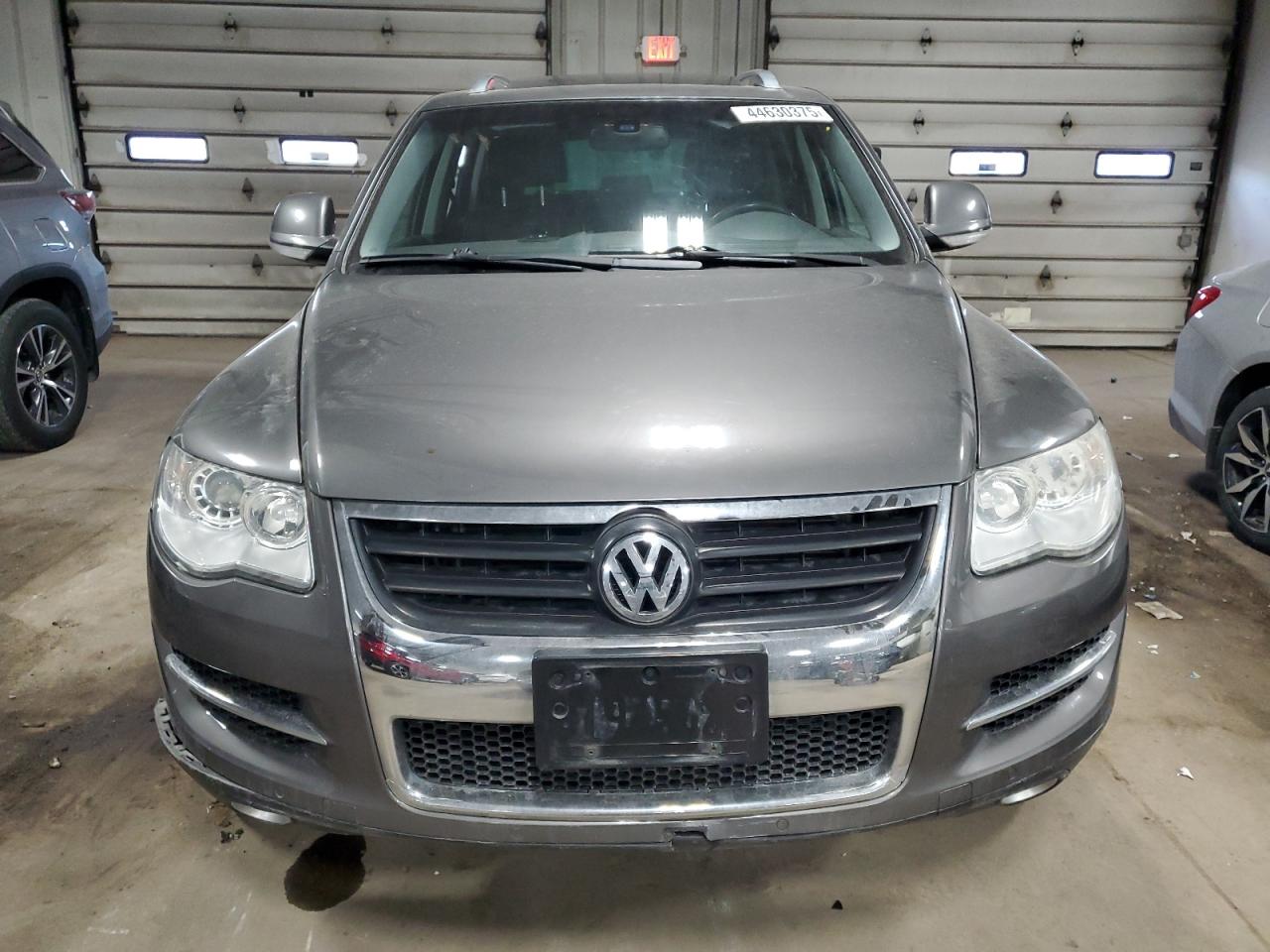 2008 Volkswagen Touareg VIN WVGBE77L18D041627 Copart auction photo, front end damage thumbnail 5