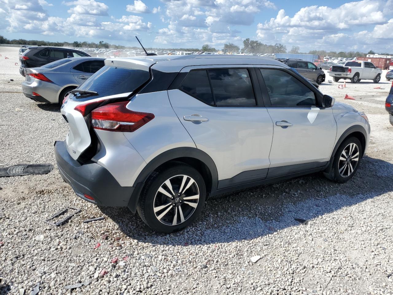 2018 Nissan Kicks VIN 3N1CP5CU6JL522837 Copart auction photo, rear end damage thumbnail 3