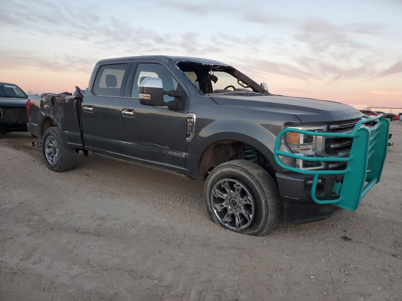 2022 Ford F250 VIN 1FT8W2BTXNEF80050 Copart auction photo, all over / side damage thumbnail 4