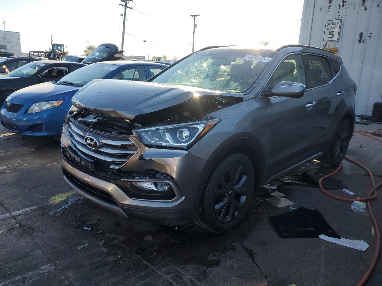 2018 Hyundai Santa Fe VIN 5NMZWDLA5JH055921