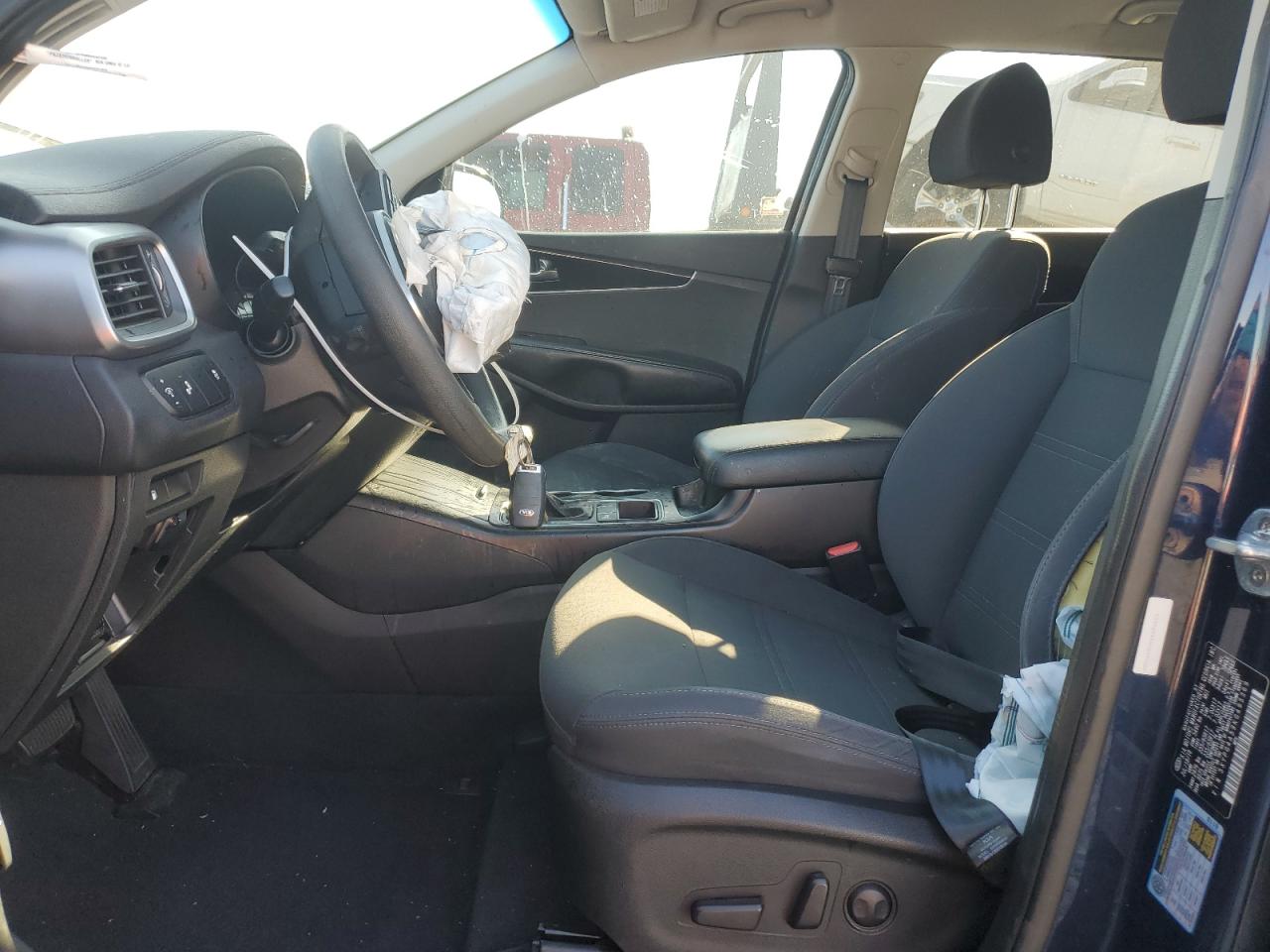 2019 KIA Sorento VIN 5XYPG4A59KG495369 Copart auction photo, front end / side damage thumbnail 7