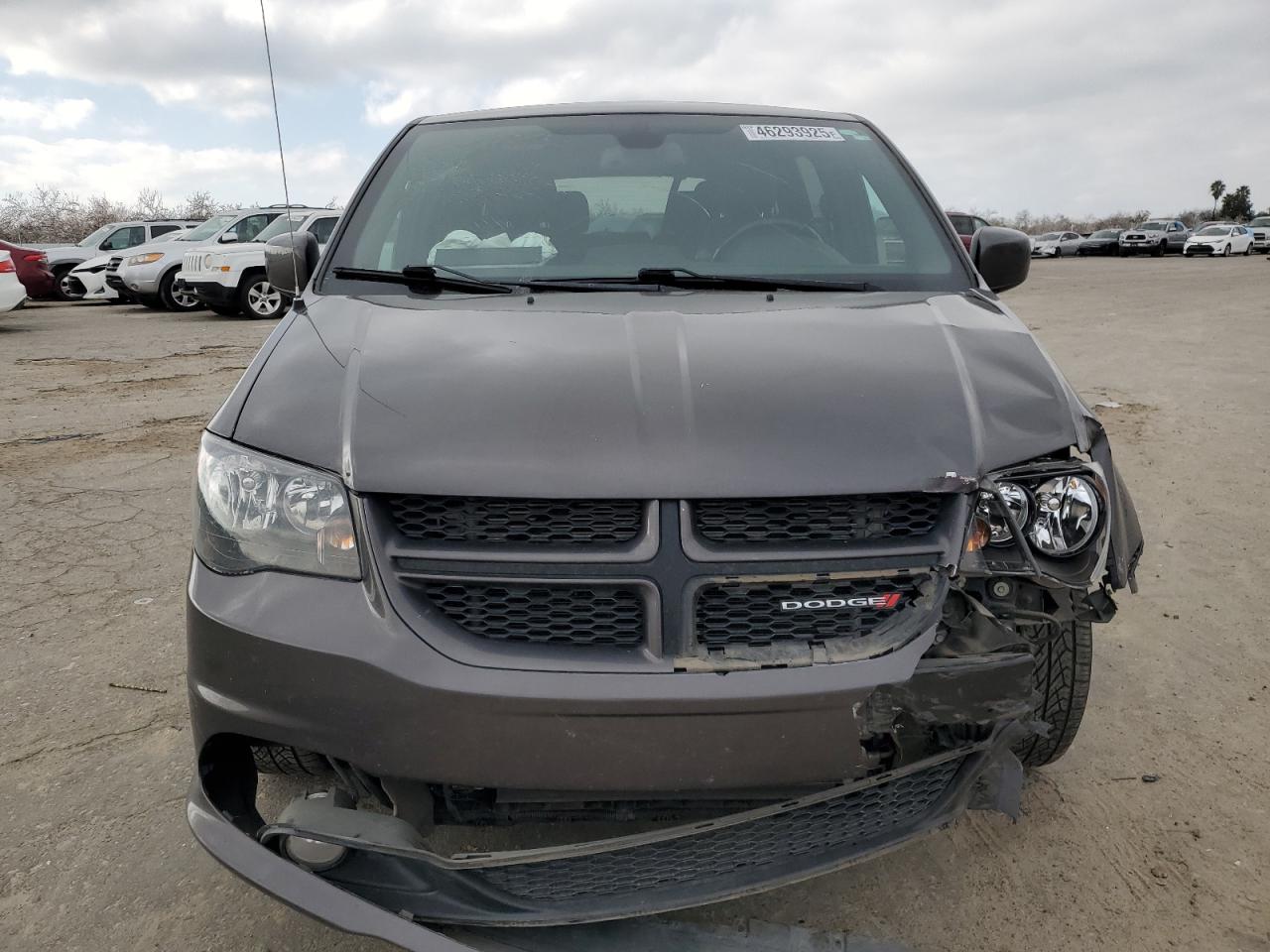 2020 Dodge Caravan VIN 2C4RDGEG0LR188779 Copart auction photo, front end / side damage thumbnail 5