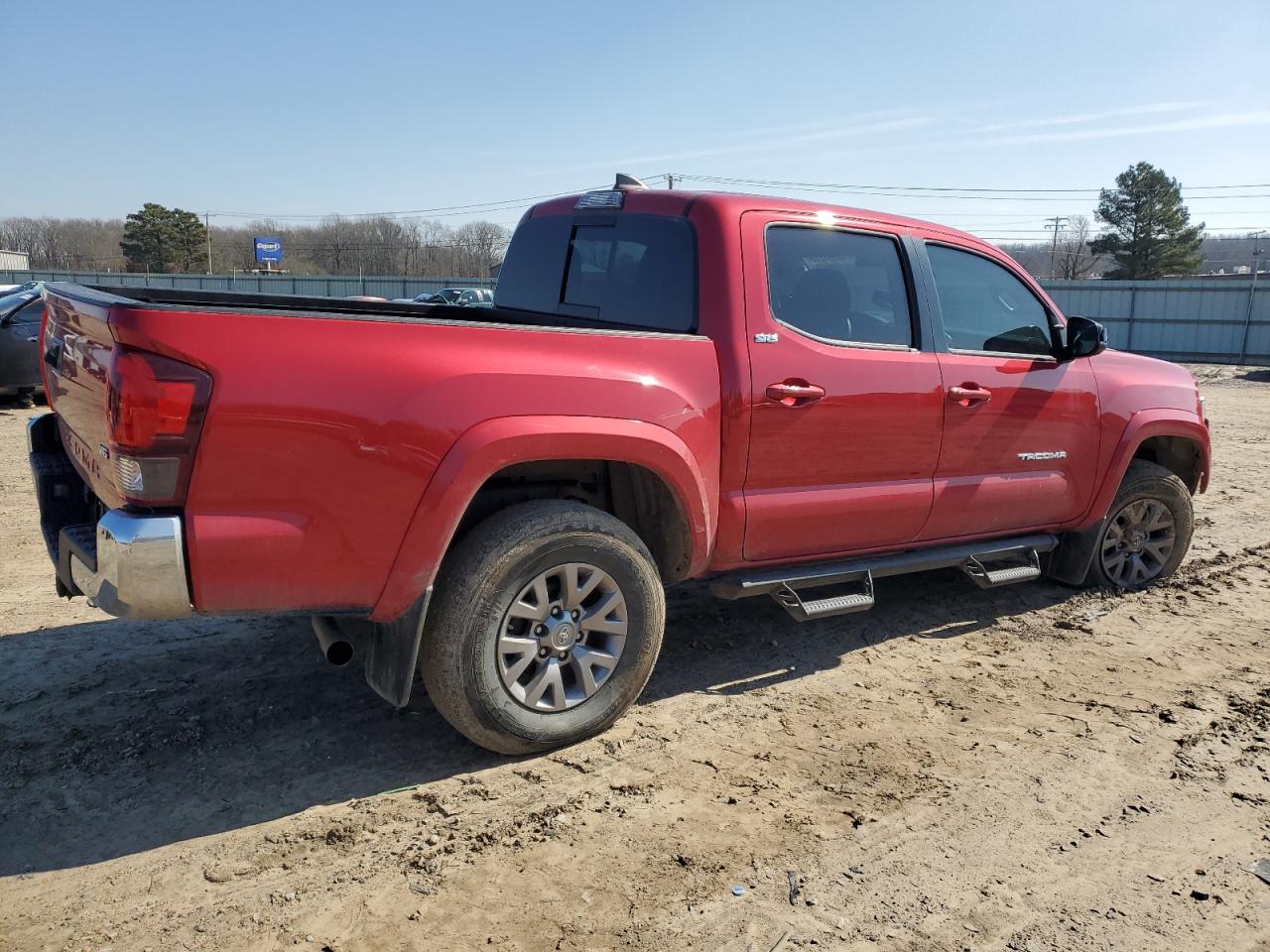 2018 Toyota Tacoma VIN 5TFAZ5CN3JX062208 Copart auction photo, front end / side damage thumbnail 3
