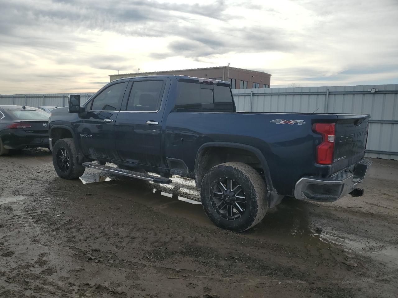 2021 Chevrolet Silverado VIN 1GC4YUEY0MF283518 Copart auction photo, side / rear end damage thumbnail 2