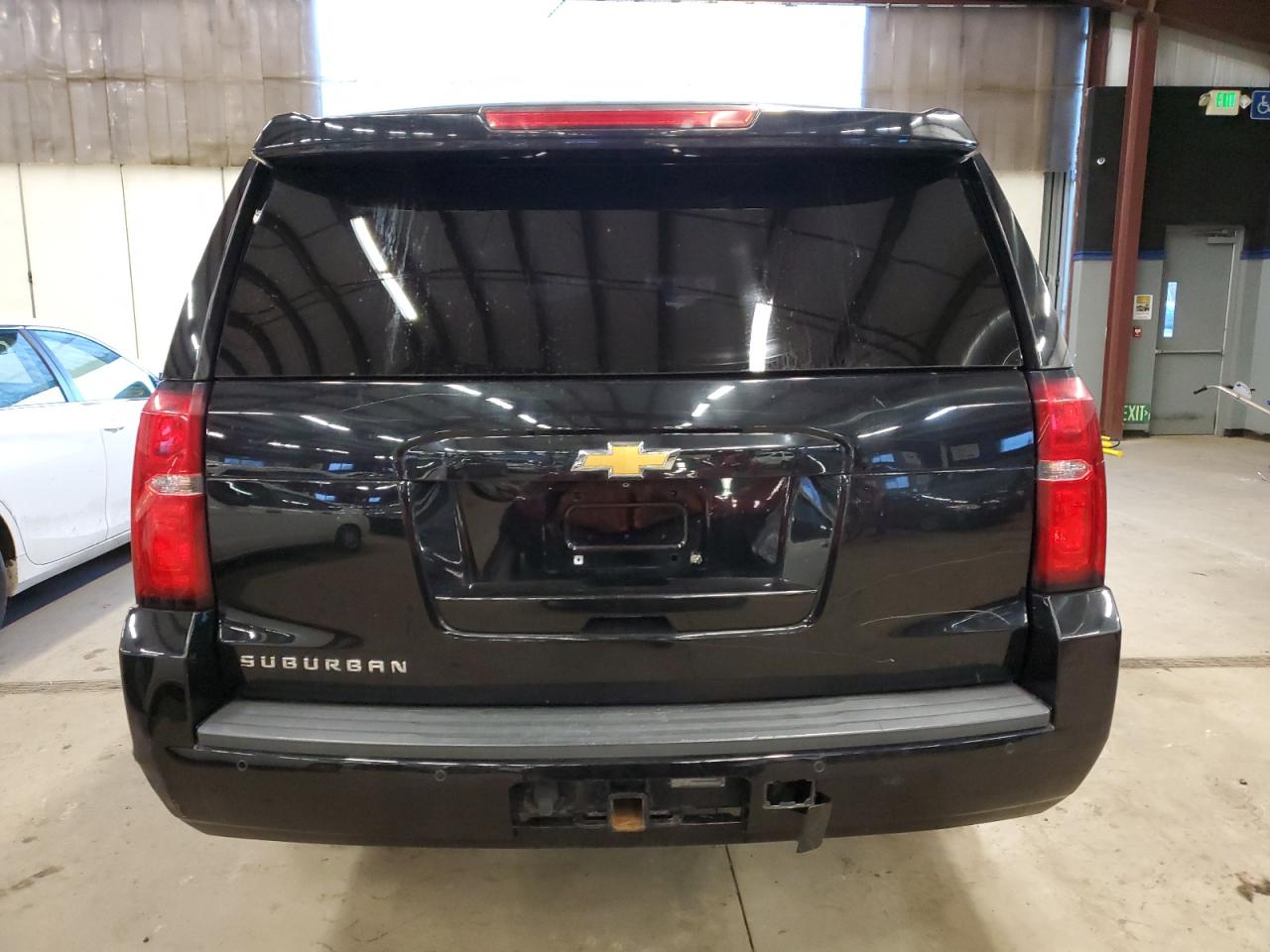 2019 Chevrolet Suburban VIN 1GNSKHKC0KR362277 Copart auction photo, minor dent/scratches damage thumbnail 6