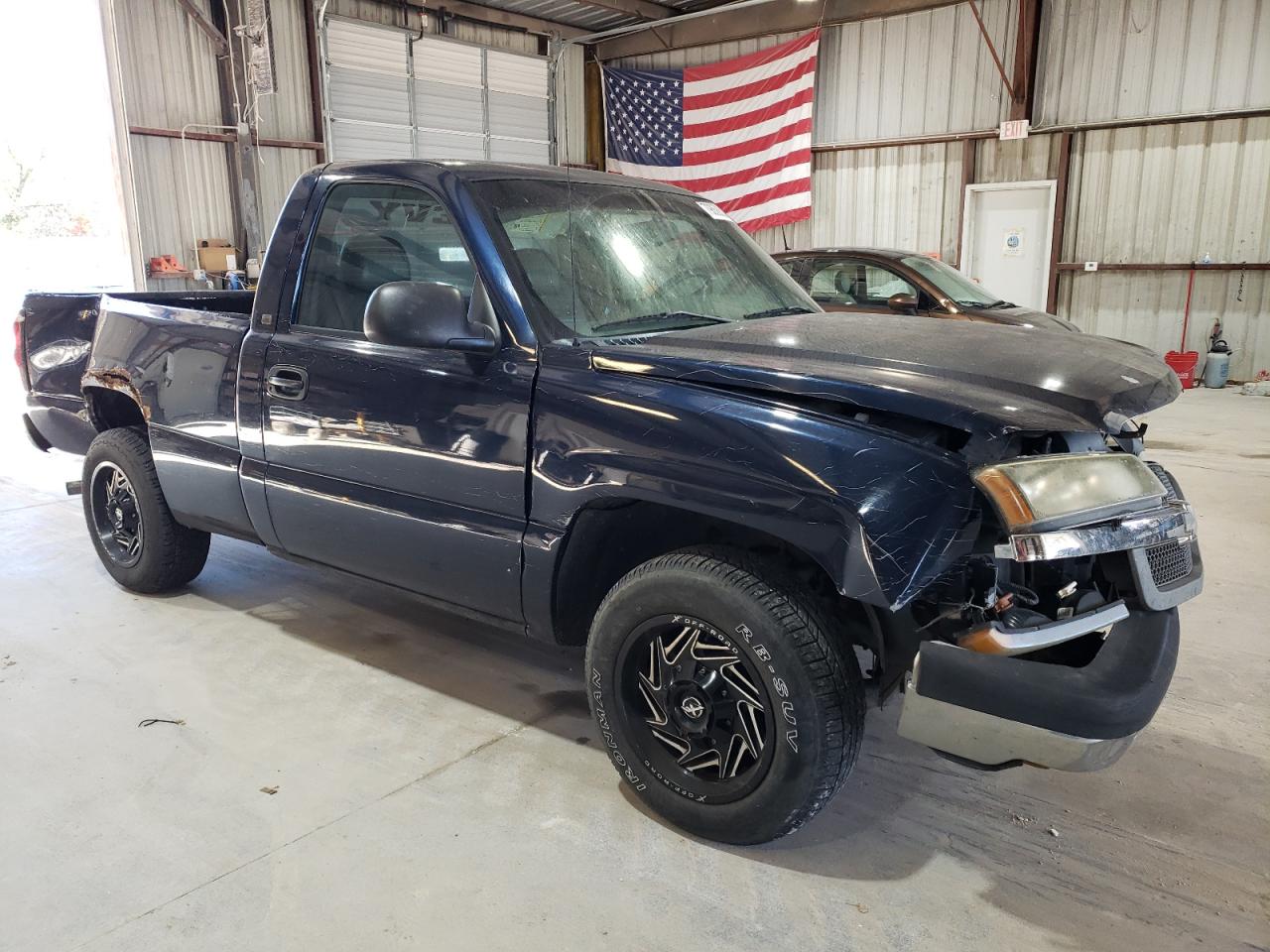 2005 Chevrolet Silverado VIN 1GCEC14X45Z126651 Copart auction photo, front end / minor dent/scratches damage thumbnail 4