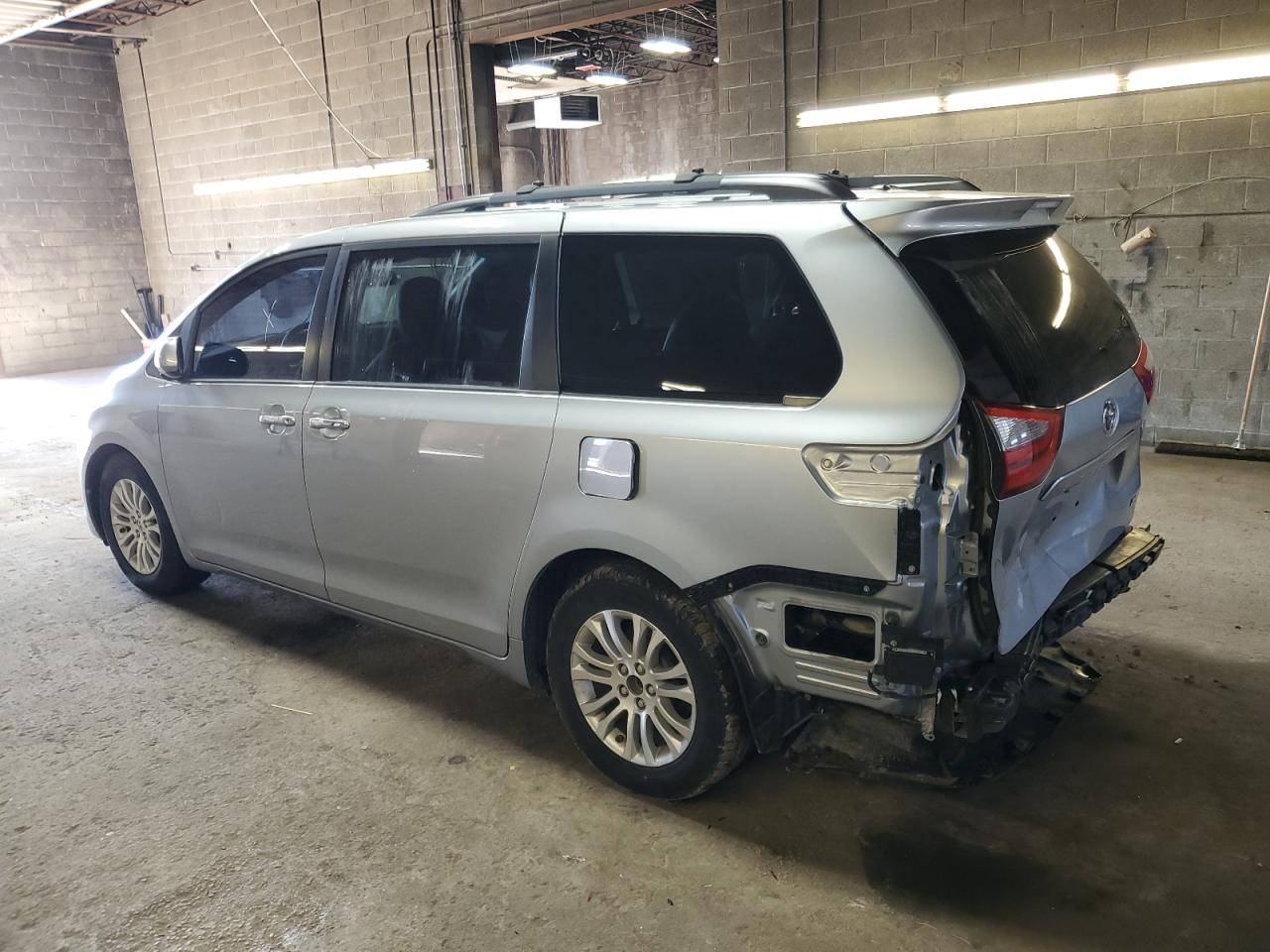2015 Toyota Sienna VIN 5TDYK3DC5FS660138 Copart auction photo, rear end / front end damage thumbnail 2
