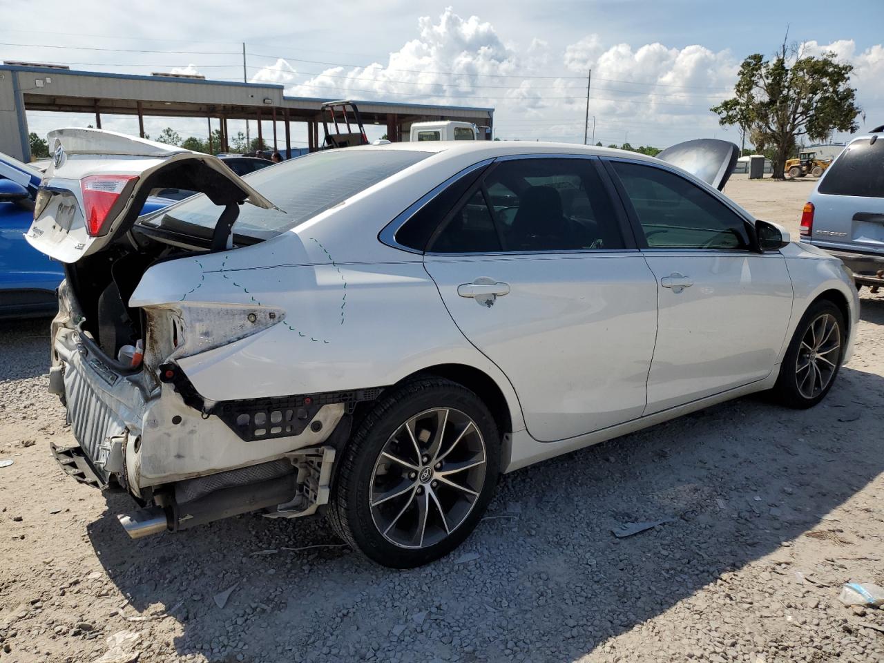 2015 Toyota Camry VIN 4T1BF1FK6FU477549 Copart auction photo, rear end damage thumbnail 3