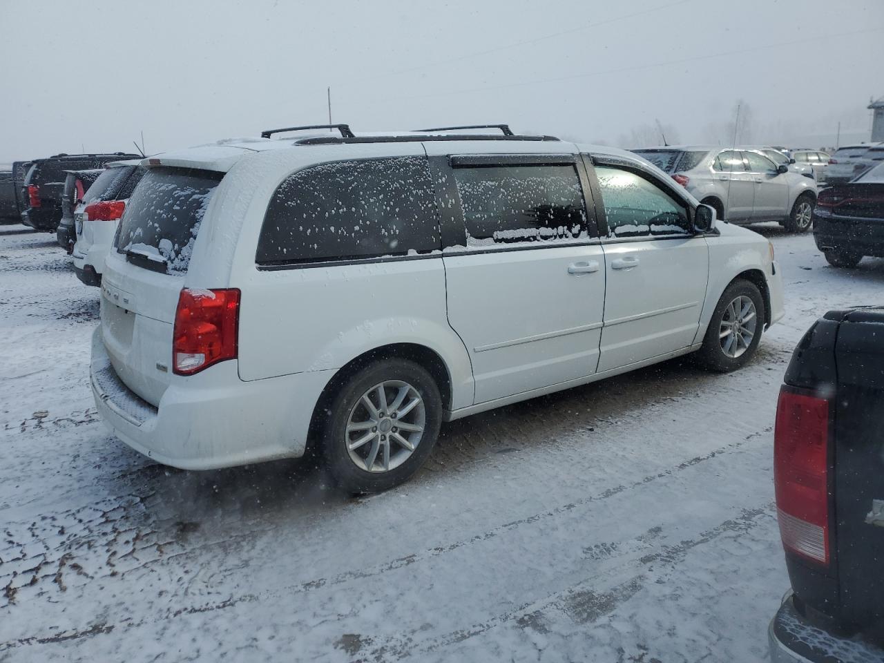 2016 Dodge Caravan VIN 2C4RDGCG2GR309482 Copart auction photo, front end damage thumbnail 3