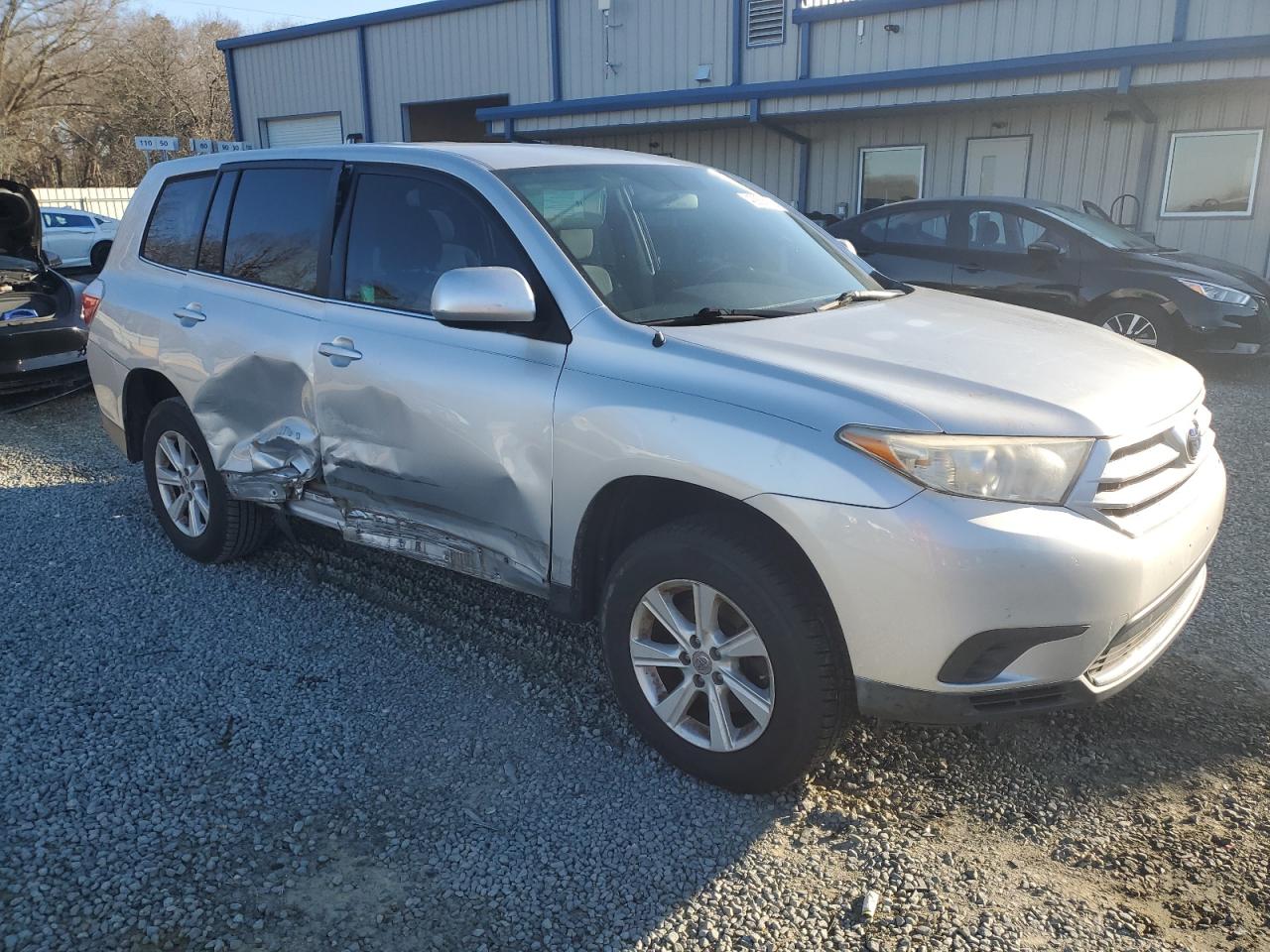 2011 Toyota Highlander VIN 5TDZA3EH2BS012395 Copart auction photo, side damage thumbnail 4