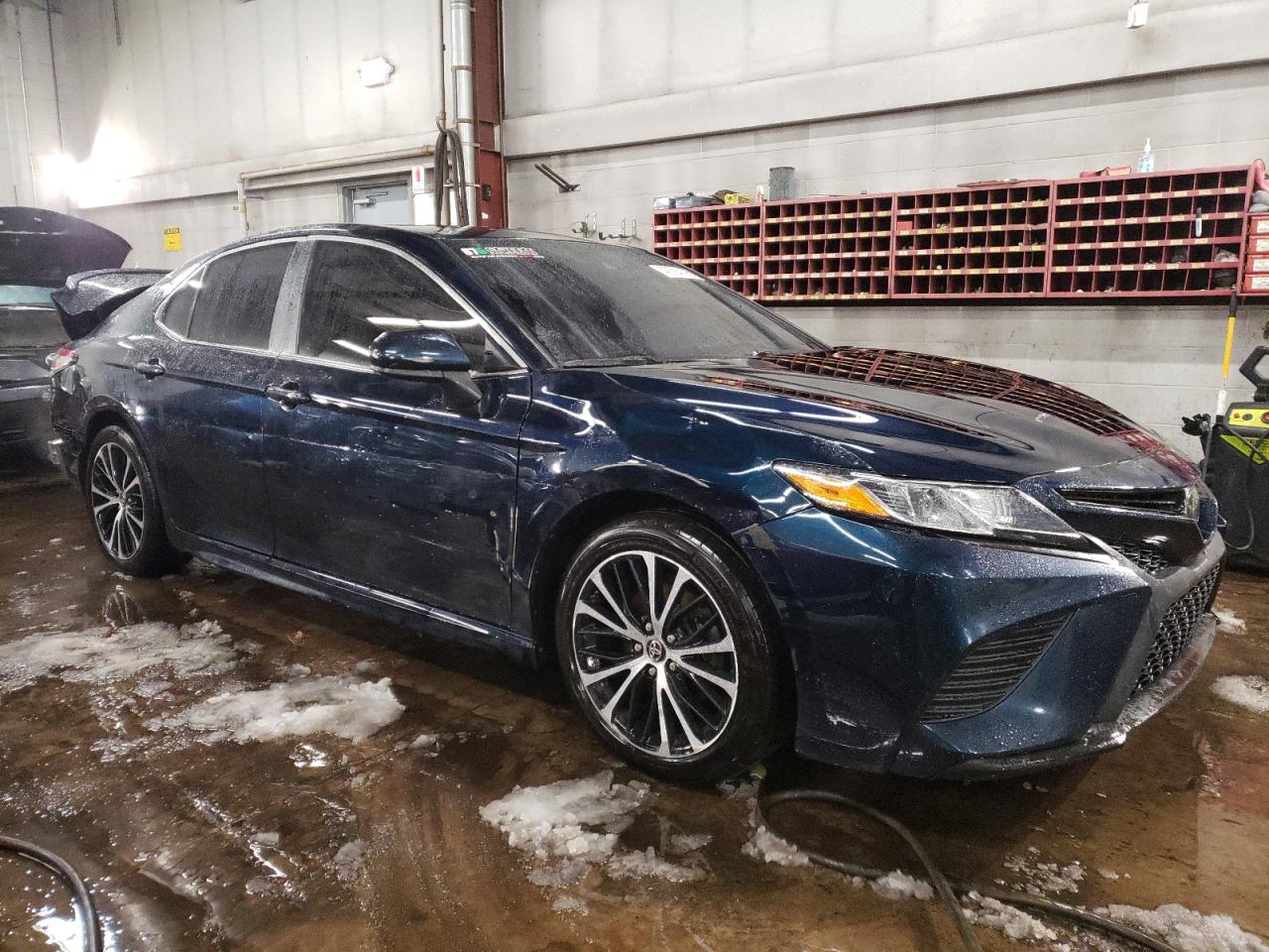 2019 Toyota Camry VIN 4T1B11HK2KU757071 Copart auction photo, rear end / minor dent/scratches damage thumbnail 4