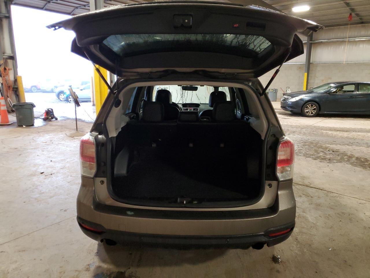 2018 Subaru Forester VIN JF2SJGWC0JH562842 Copart auction photo, front end / side damage thumbnail 6